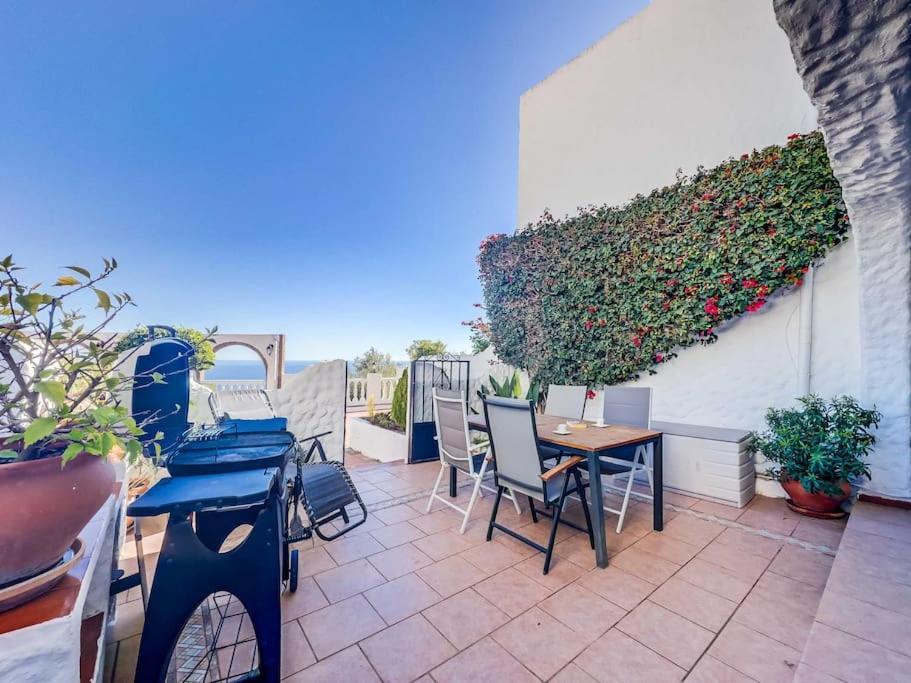 105 - Duplex With Views, *
